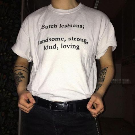 Dyke Aesthetic, Yara Greyjoy, Butch Lesbian, Vaporwave Shirt, Lesbian Shirts, 90s Hiphop, Tomboy Fashion, Girl Gang, Rave Outfits