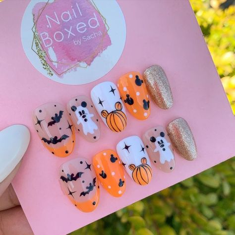 Disney Halloween Nails, Disneyland Nails, Disney Nail Designs, Disney Inspired Nails, Disney Acrylic Nails, Bat Nails, Mickey Nails, Halloween Acrylic Nails, Pumpkin Nails