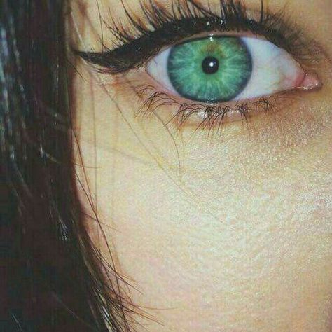 Pretty Green Eyes, Big Green Leaves, Pretty Eyes Color, It Makeup, Colored Eye Contacts, Beautiful Eyes Color, Lovely Eyes, Green Eye, Makeup Eyes