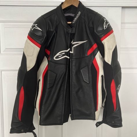 Alpinestar jacket men Clothing Anatomy, Racer Jacket Men, Alpinestars Jacket, Bond Outfits, Racer Jackets, Bald Men Style, Bike Leathers, Bike Jacket, Racing Jackets