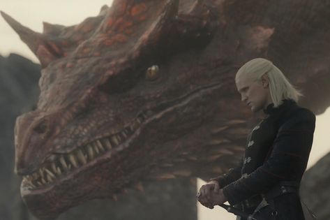 'House of the Dragon' fans outraged by violent Daemon scene Daemon And Rhaenyra, Rhaenyra Daemon, House Of Targaryen, Dance Of The Dragons, Game Of Thrones Prequel, Breathing Fire, Dragon Icon, Dragon Game Of Thrones, Daemon Targaryen