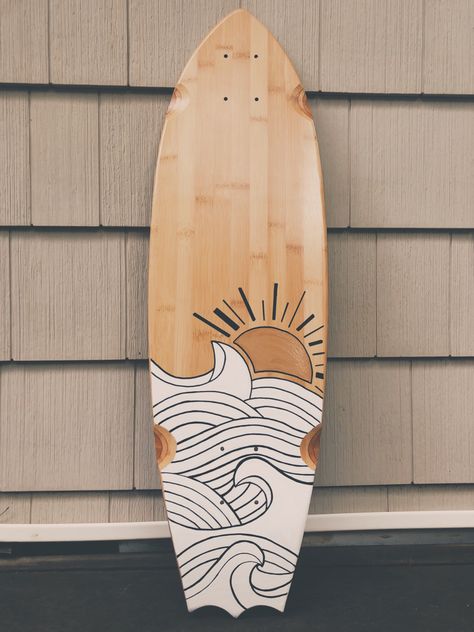 Surfboard Painting Board Art, Longboard Painting Ideas, Paint Surfboard, Painted Surfboard Ideas, Shark Surfboard, Surfboards Artwork, Surfboard Art Design, Surfboard Wax, Painted Skateboard