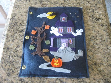 Halloween '16 Quiet Book Haunted House Counting page 1 - Jack-o-Lantern, 2 - Tombstones, 3 - Ghosts... Felt Haunted House, Mailbox Quiet Book Page, Haunted Halloween House, Haunted House Quilt, 3 Ghosts, Tool Box Quiet Book Page, Felt Dollhouse Book, Book Diy, Busy Books