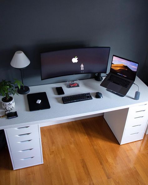 iSetups on Instagram: “Rate this workspace 1-10! 📸: @andresvidoza” Computer Table Design, Diy Computer Desk, Desk Diy, Computer Desk Setup, Desktop Setup, White Desk, Desk Setups, Bedroom Setup, Gaming Room Setup