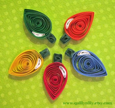 Quilly Nilly: December 2010 Quilled Christmas, Advent Crafts, Paper Quilling For Beginners, Paper Quilling Cards, Origami And Quilling, Quilling Christmas, Paper Quilling Patterns, Quilled Paper Art, Quilled Creations