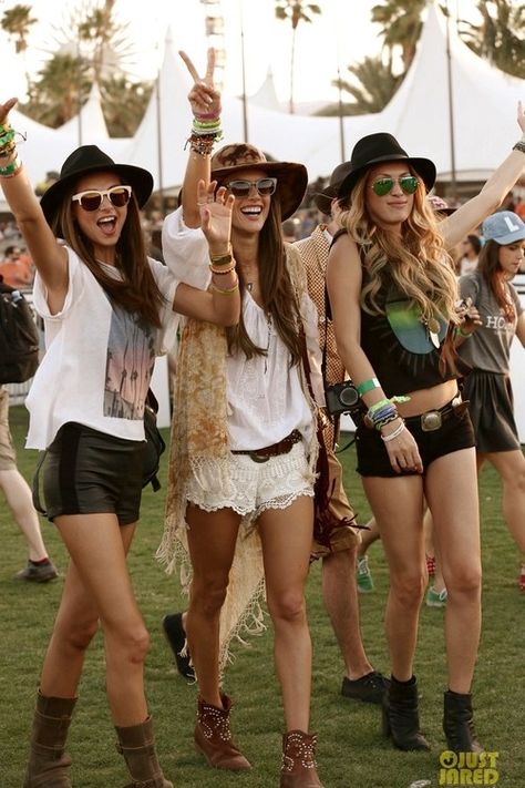 Crystal healing jewelry advice! Which crystals work best when you go to music and yoga festivals! Read more: http://www.crystalrockstar.com/crystal-energy-jewelry-tips-for-festival-goers