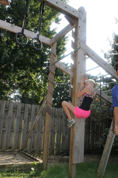 DIY Peg Wall For Kids And Adults, Backyard Ninja Obstacle Course, By Girl Meets Carpenter Featured On @Remodelaholic Diy Peg Wall, Ninja Obstacle Course, Maze Ideas, Backyard Wall, Backyard Obstacle Course, Playground Landscaping, Backyard Kids, Backyard Gym, Ninja Warrior Course