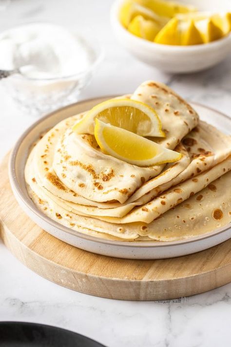 English Pancakes with Lemon and Sugar English Pancakes Recipe, Chocolate Creme Brulee Recipe, Recipe Crepes, English Pancakes, Eating Intuitively, Lemon Delight, Apple Scones, Lemon Pancakes, Spring Breakfast