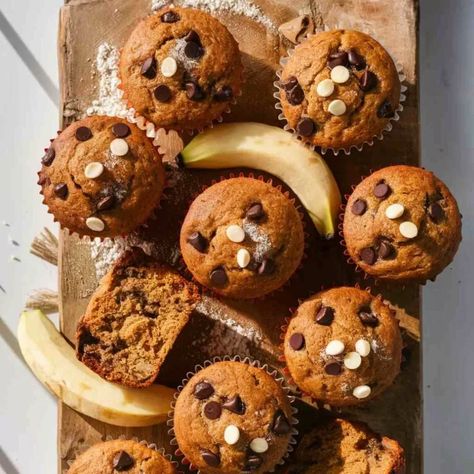 Keto Banana Muffin Recipe [Low Carbs, No Sugar] - i Keto Mom [Best and Easy Low Carb Keto Diet Recipes]❤️ Keto Banana Nut Muffins, Keto Banana Muffins, Keto Banana, Chicken Soup Recipes Easy, Keto Chicken Soup, Keto Taco Salad, Keto Banana Bread, Banana Muffin, Banana Nut Muffins