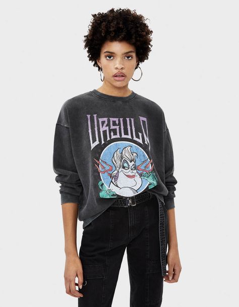 Bershka | Ursula #bershka #bershkacollection #ursula #disney #thelittlemermaid #lasirenita #licencia #brand #new #in #newin #trend #trendy #cool #fashion #outfit #ideas #inspiration #look #woman #mujer #tendencia #product Models Off Duty Style, Girl Trends, Women Nightwear, Disney Outfits, Fashion Books, Fall Winter Outfits, Official Store, Online Fashion, Jumpsuits For Women