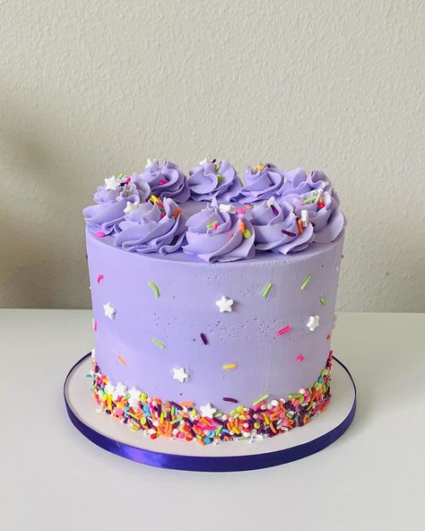 Purple And Teal Cake, Purple Bday Cake, Purple Birthday Cake, Teal Cake, Cake Purple, Minimalist Cake, Purple Cakes Birthday, Simple Cakes, Purple Cake