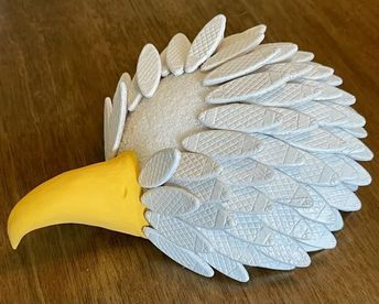 Eagle Decorations Diy, Eagle Wreath Diy, Metal Wreath Frame Ideas, Eagle Pumpkin, Shim Crafts, Patriotic Flag Wreath, Diy Patriotic Wreath, Decor For Events, Eagle Wreath