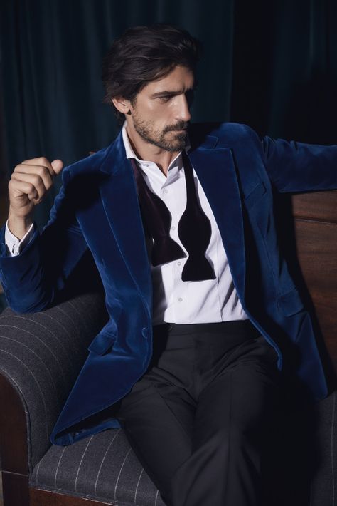 Velvet Blue Suit For Men, Vintage Tuxedo Wedding, Groom Cocktail Attire, Velvet Coat Outfit, Velvet Shirt Outfit, Blue Velvet Suit, Men Attire, Mens Formalwear, Vintage Tuxedo