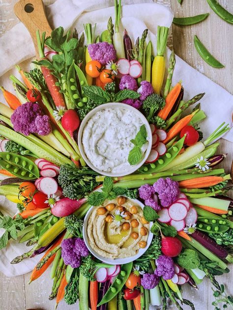 Summer Crudite Platter Ideas, Crudites Platter Ideas, Fall Crudite Platter Ideas, Crudite Ideas, Fancy Veggie Tray, Crudites Board, Crudite Platter Ideas, Crudite Board, Chartreuse Board