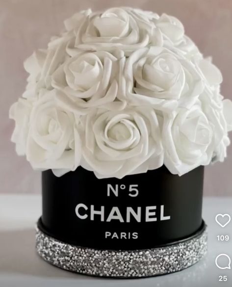 Chanel Home Decor, Coco Chanel Birthday Party, Chanel Baby Shower, Chanel Birthday Party, Chanel Camellia Flower, Chanel Birthday, Chanel Flower, Chanel Decor, Chanel Party