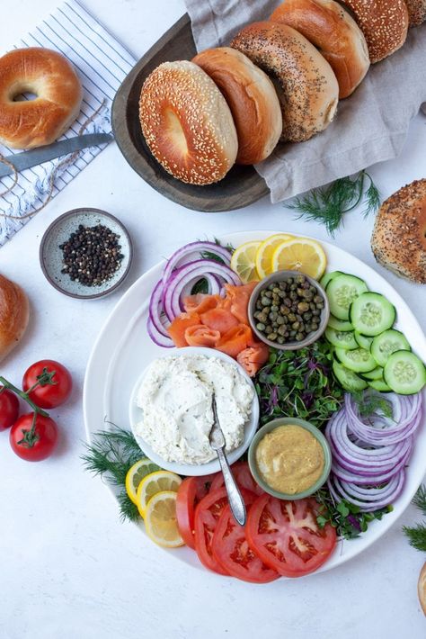 Bagel Brunch Platter with All the Fixings - Mediterranean Diet Recipe Bagel Platter, Brunch Bagels, Brunch Platter, Bagel Board, Bagel Brunch, Mediterranean Diet Recipe, Easy Mediterranean Diet, Inflammatory Recipes, Breakfast Platter