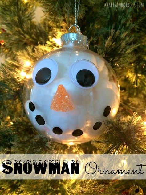 Make this snowman ornament with just a few supplies! A great Christmas craft for kids of all ages! They'll love stuffing the ornament! Diy Ornament Ideas, Christmas Party Crafts, School Christmas Party, Diy Ornament, Kids Christmas Ornaments, Christmas Kindergarten, Kids Christmas Party, Christmas Craft Projects, Diy Snowman