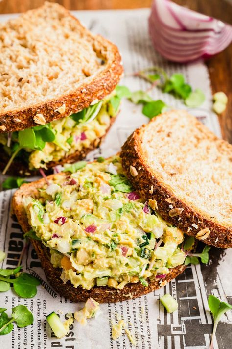 Vegetarian Protein Sandwich, Meal Prep Lunch Sandwich, Chickpea Lunch Meal Prep, Chickpea Salad Sandwich Vegan, Chickpea Pesto Sandwich, Healthy Protein Sandwiches, Chickpea Sandwich Vegan, Avocado Chickpea Sandwich, Chickpea Smash Sandwich