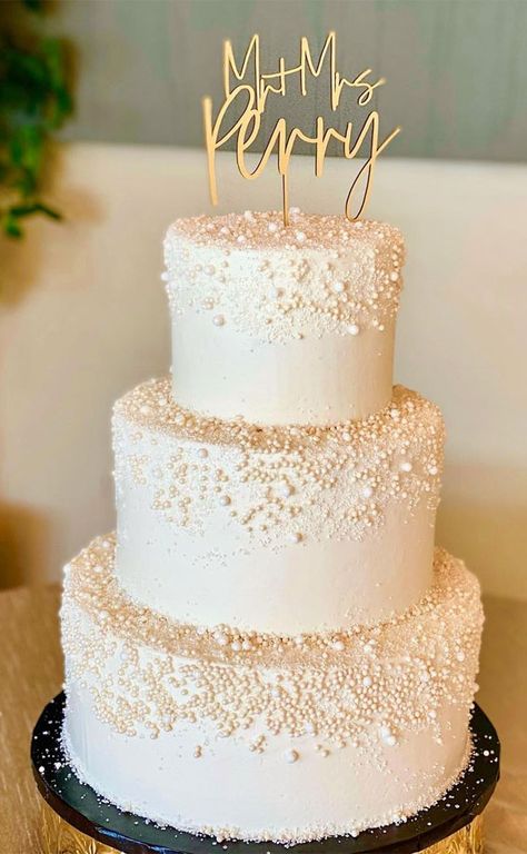 wedding cake Archives - Page 4 of 199 - Fabmood | Wedding Colors, Wedding Themes, Wedding color palettes Peal Wedding Cakes, Wedding Cake Designs Pearls, New Years Wedding Cake, Nye Wedding Cake, New Years Eve Wedding Cake, Pearl And Gold Wedding, Pearl Wedding Theme, Pearl Wedding Cakes, Wedding Cake Champagne