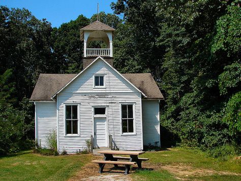 Walnut Grove School built in 1913, is in Jennings County, Indiana. Abandoned Churches, Country School, Old Country Churches, Old School House, Walnut Grove, School House Rock, Old Churches, Country Church, Vintage School