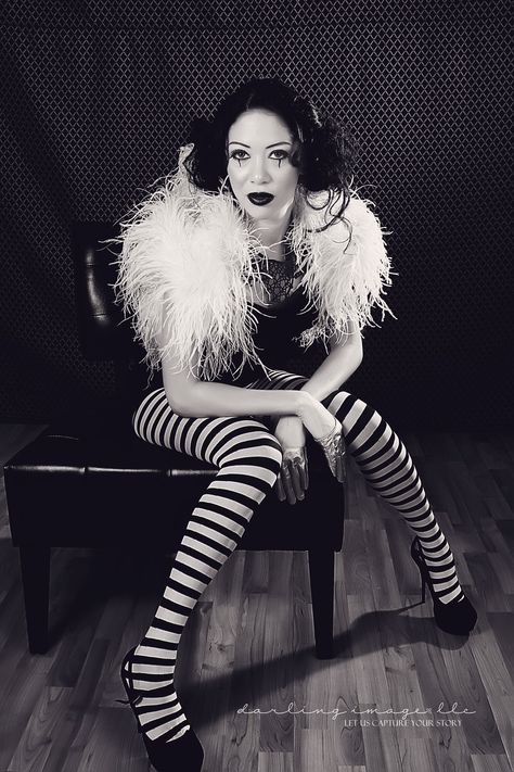 Mime Mime Costume Aesthetic, Vintage Mime Costume, Mime Aesthetic Fashion, French Mime Aesthetic, Halloween Costumes Mime, Mime Outfit, Mime Aesthetic, Black And White Circus Aesthetic, Vintage Mime