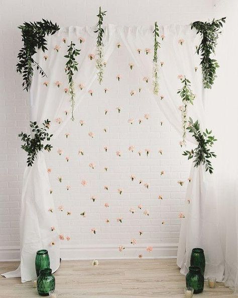 For a nature wedding Floral Backdrop Wedding, Photoshoot Backdrops, Wedding Reception Backdrop, Photo Backdrop Wedding, Wedding Backdrop Design, Backdrop Wedding, Wedding Party Ideas, Mini Wedding, Floral Backdrop