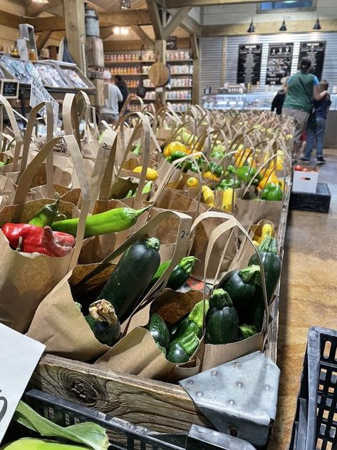 Market Stand Ideas, Eco Branding, Roadside Stand, Fruit And Veg Shop, Farmers Market Stand, Pasta Shop, Farmers Market Ideas, Harvest Market, Shop Exterior