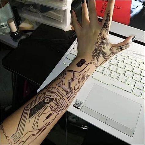 Punk Tattoos, Robot Tattoo, Cyberpunk Tattoo, Jagua Henna, Mechanic Tattoo, Hand Doodles, Muster Tattoos, Back Of Shoulder Tattoo, Aesthetic Tattoo