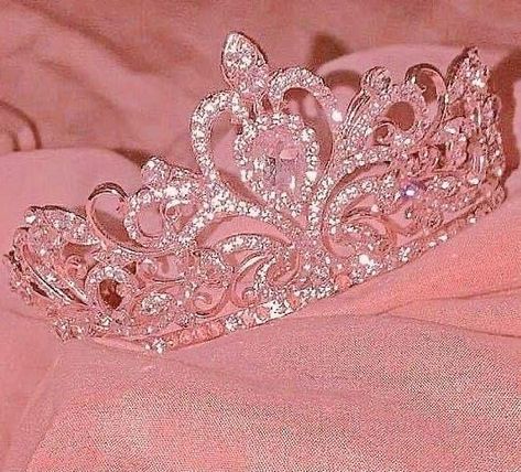 Royalcore Aesthetic, Happy Easter Quotes, Gaun Abad Pertengahan, Crown Aesthetic, Royal Core, Pink Wallpaper Girly, Crystal Bridal Tiaras, Queen Aesthetic, Lavender Aesthetic