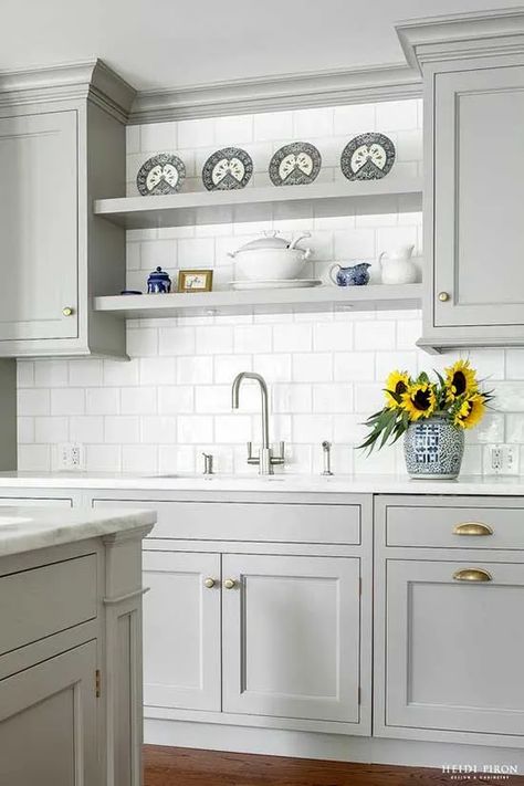 25 Best Gray Kitchen Cabinets Ideas for 2022 | Decor Home Ideas Dapur Rustic, Light Grey Kitchen Cabinets, Trendy Kitchen Backsplash, Light Grey Kitchens, Kitchen Cabinet Trends, Серая Кухня, Kabinet Dapur, Farmhouse Kitchen Cabinets, Kitchen Designs Layout