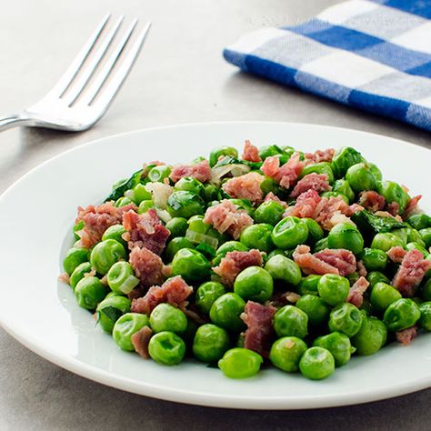 Kitchen Riffs: Sautéed Peas with Prosciutto (or Pancetta) Sautéed Peas, Recipe For 1, Italian Side, Spring Vegetables, Roasted Meat, Veggie Side Dishes, Light Lunch, Green Peas, Frozen Peas