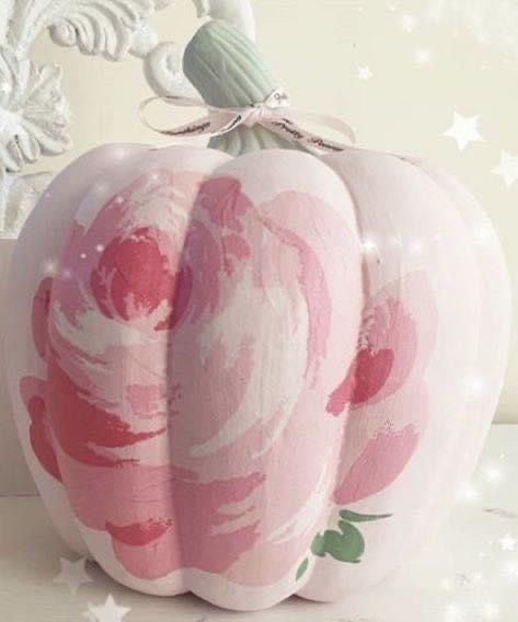 Painted Pumpkins Flowers, Pumpkin Painting Ideas Pink, Pink Pumpkin Painting, Painting Ideas Pink, Shabby Chic Fall Decor, Autumn Roses, Shabby Chic Fall, Pumpkin Painting Ideas, Pastel Halloween