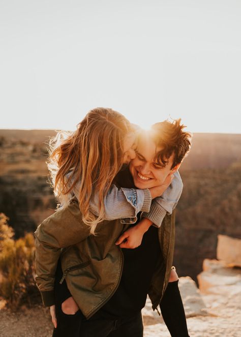 Grand Canyon Engagement Session Hippie Couple Aesthetic, Colorful Engagement Photos, Mountain Couple Photoshoot, Hippie Couple, Couple Inspo, Photography Traveling, Indian Wedding Inspiration, Storytelling Photography, Adventure Couple