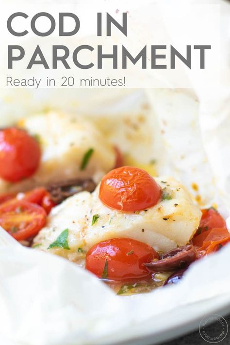 Fish Parchment Paper Recipes, Cod Parchment Paper, Parchment Paper Fish, Parchment Paper Fish Recipes, Parchment Fish Packets, Fish Parchment Packets, Cod Cooked In Parchment Paper, Cod In Parchment Paper Recipe, Fish Cooked In Parchment Paper