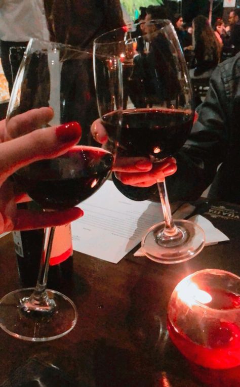 Couple Drinking Wine Aesthetic, Couple Drinking Wine Romantic, Romantic Wine Night, Wine Glass Pictures, Instagram Couples, Wine Photography, Biker Love, Creative Photoshoot Ideas, Boy Best Friend