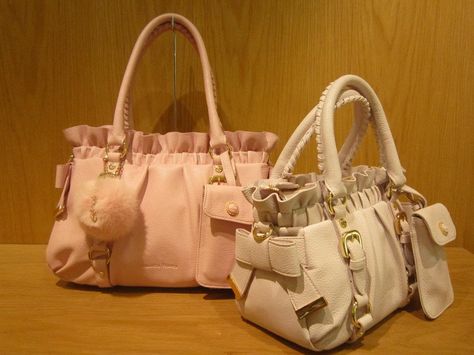 Samantha Thavasa Samantha Thavasa, Coach Swagger, Coach Swagger Bag, Girly Girl, Bags Handbags, Top Handle Bag, Handbags, Photography