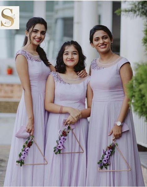 Bridesmaid Christian Dresses, Bride Maids Dresses 2022, Lavender Dress Design, Brides Maids Outfit, Lavender Gown Indian, Kerala Bridesmaid Dresses, Bride Maids Dresses Indian, Lavender Dress Indian, Gown Ideas Simple