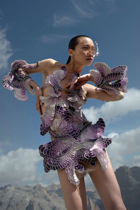 Iris Van Herpen Couture, Heaven Gaia, Personal Investigation, Trends 2025, Iris Van Herpen, Fashion School, Couture Week, Mode Inspo, Inspiration Mode