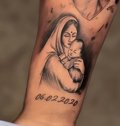 Mom Son Tattoo, Parents Tattoo, Armour Tattoo, Medusa Drawing, Mom Dad Tattoo Designs, Mother Son Tattoos, Ma Tattoo, Tattoo Designer, Son Tattoo