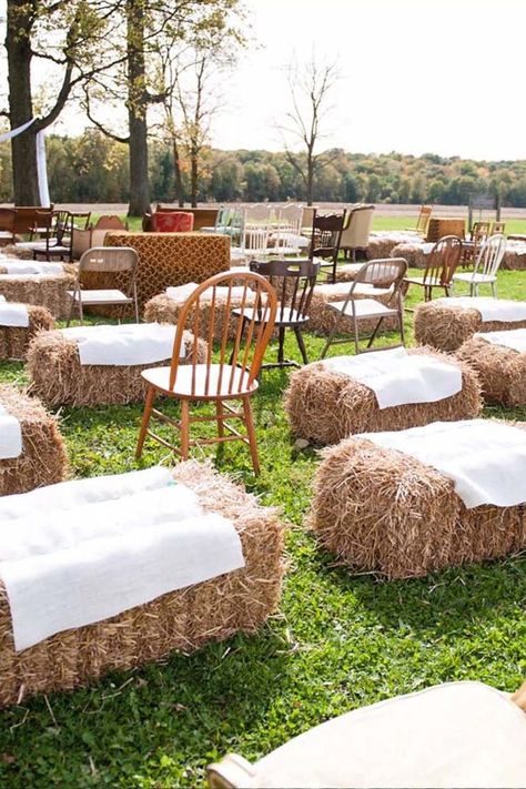 Hay Bale Wedding Ceremony Seating Hay Bale Ideas, Hay Bale Wedding, Hay Bale Seating, Wedding Ceremony Seating, Deco Champetre, Country Chic Wedding, Ceremony Seating, Hay Bales, American Wedding