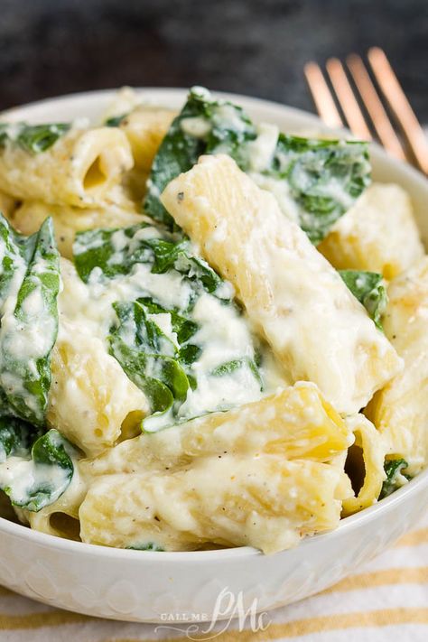 Pasta And Spinach Recipes Easy Dinners, Fresh Spinach Pasta Recipes, Ricotta Casserole Recipes, Ricotta Mozzarella Pasta, Ricotta Side Dish Recipe, Ricotta Side Dish, Spinach Ricotta Casserole, Tomato Basil Ricotta Pasta With Spinach, Recipes With Ricotta Cheese Main Dishes