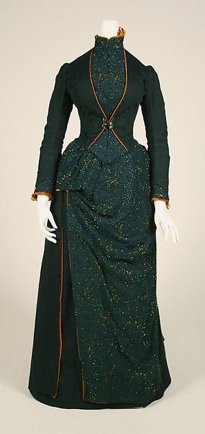 Ensemble, c. 1887; American; wool, silk, glass, feathers. The pattern is entirely worked in beads! 1880 Fashion, Charles Frederick Worth, Victorian Sewing, Victorian Bustle, Vintage Attire, Victorian Dresses, 1880s Fashion, 1800s Fashion, Bustle Dress