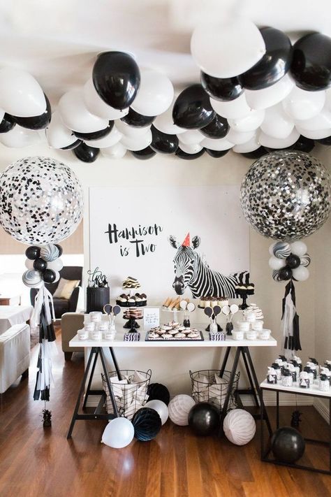 monochrome safari party theme. #kidspartyideas #childrensparty #childrenspartythemes #kidsmonochromeparty #monochromeparty #monochromepartydecorations Safari Party Theme, Black And White Party Decorations, Monochrome Party, Zebra Birthday Party, Zebra Birthday, White Party Decorations, Zebra Party, Black White Parties, Adult Party Themes