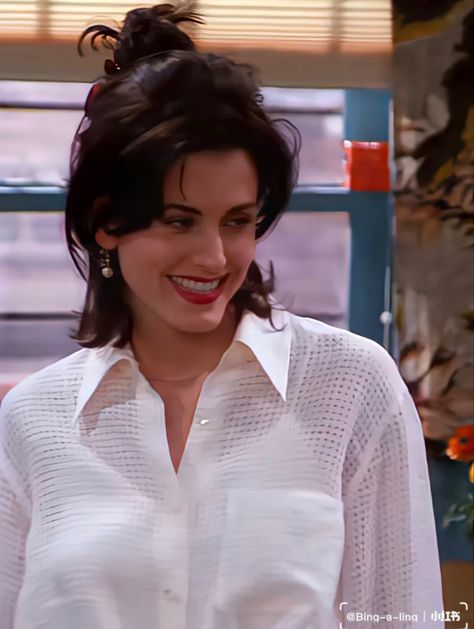 Monica Season 2 Hair, Monica Geller Haircut Season 1, Monica Season 1 Hair, Monica Hairstyles, Empire Hair, Friends Monica Geller, Friends Chandler, Courtney Cox, Monica Geller