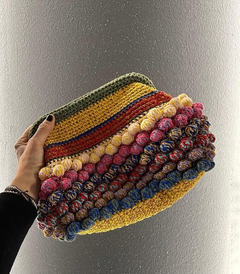 Paola Ciocca | Colore tutto l’anno! @nadiadafri @monochrome_mc #clutch #whiteshow #signofthetimes #newcollection #milanofashionweek #mfw… | Instagram Crochet Bags, Crochet Ideas, Handmade Bags, Crochet Bag, Holiday Gifts, Purse, Knitting, Crochet, Gifts