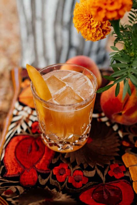 Peach Infused Bourbon, Infused Bourbon, Peach Bourbon, Bourbon Old Fashioned, Peach Whiskey, Happy Hour Food, Old Fashioned Recipe, Peach Drinks, Leftover Halloween Candy