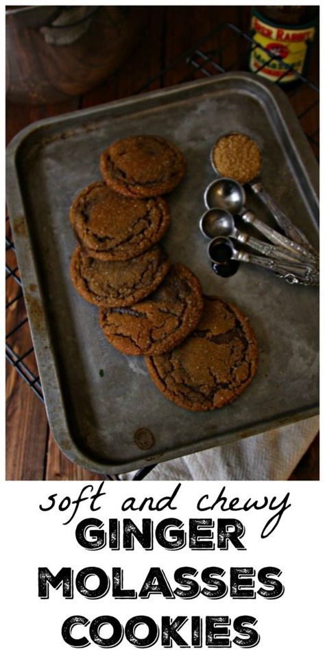 Dark, rich and Chewy Ginger Molasses Cookies are a cross between a gingerbread cookie and a molasses cookie. It's the holidays wrapped up in soft bite. #cookies #holidaycookies #dessertrecipes #christmascookies Chewy Ginger Molasses Cookies, Molasses Cookie, Ginger Molasses, Cake Mug, Ginger Molasses Cookies, Treats Recipes, Molasses Cookies, Bar Recipes, Favorite Dessert