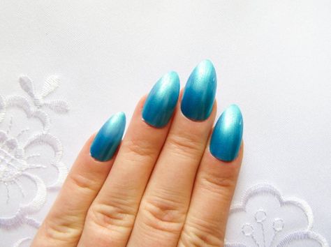 Almond Marble Nails, Painting On Nails, Marble Nails Art, Metallic Blue Nails, Blue Stiletto Nails, Blue Matte Nails, Chameleon Nails, Violet Nails, Retro Nails