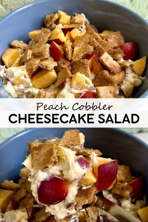 Peach cobbler cheesecake salad features a creamy cheesecake base, sweet, juicy peaches and a “cobbler” made from brown sugar and cinnamon coated graham cracker pieces! Peach Cobbler Cheesecake, Cheesecake Base, Cheesecake Fruit Salad, Cheesecake Salad, Peach Cheesecake, Oreo Fluff, Warm Desserts, Leafy Green Salads, Cheesecake Pudding