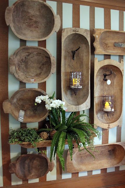 awesome display with dough bowls, don't think I could ever bring myself to put a hanger through one of mine though. Architects Apartment, Sergey Makhno, Dough Bowls, Wooden Dough Bowl, Upcycled Home Decor, Dough Bowl, Decoration Inspiration, Roof Terrace, Wood Bowls